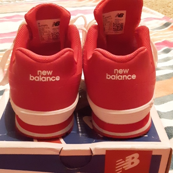 Boy toddler 6.5M rsd and white New Balance shoes - Picture 5 of 8